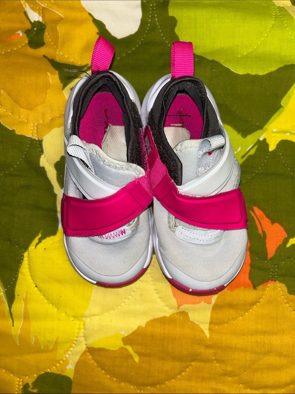 Nike Kids White and Hot Pink Hook-and-Loop Sneakers